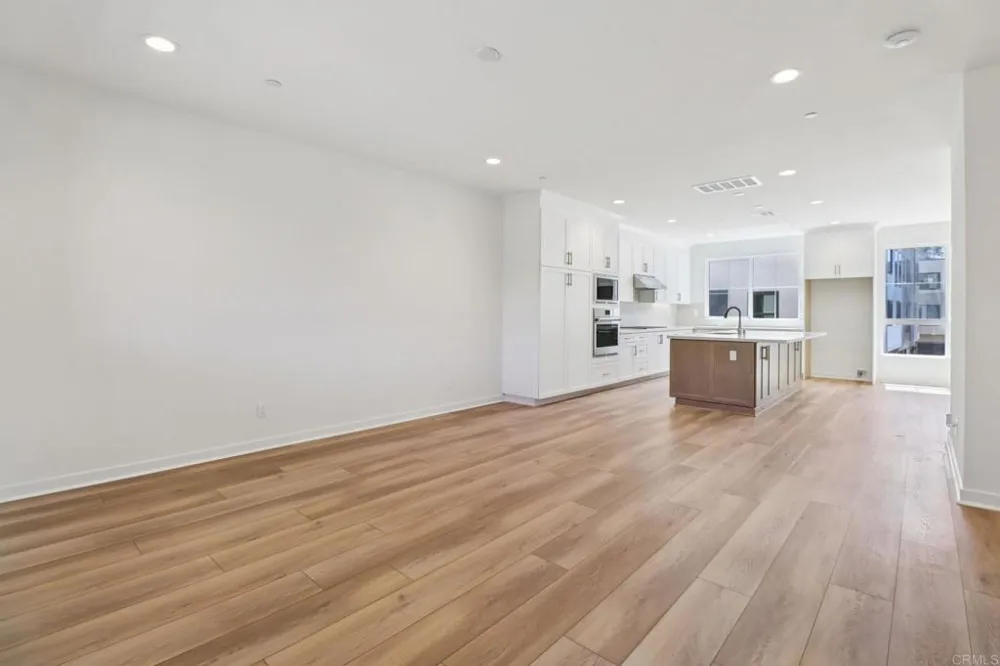 4942 Spirea Way Carlsbad, CA 92008