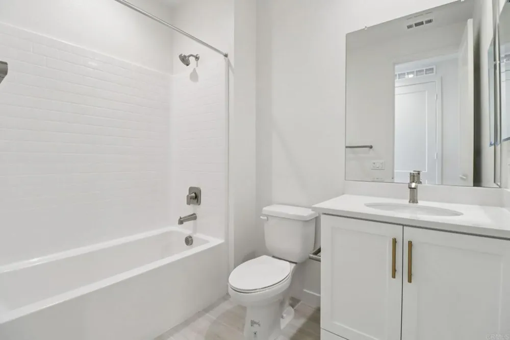 4942 Spirea Way Carlsbad, CA 92008
