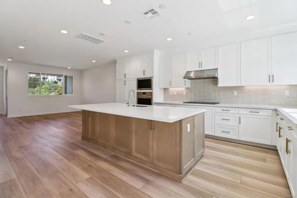 4942 Spirea Way Carlsbad, CA 92008
