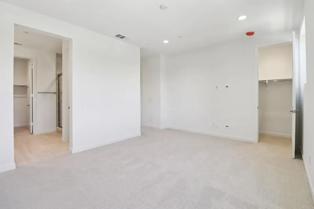 4942 Spirea Way Carlsbad, CA 92008