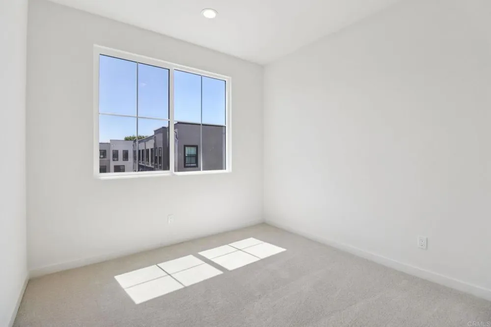 4942 Spirea Way Carlsbad, CA 92008