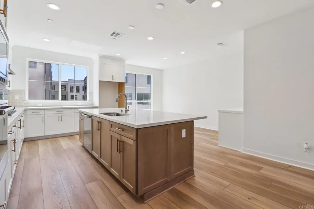 4942 Spirea Way Carlsbad, CA 92008