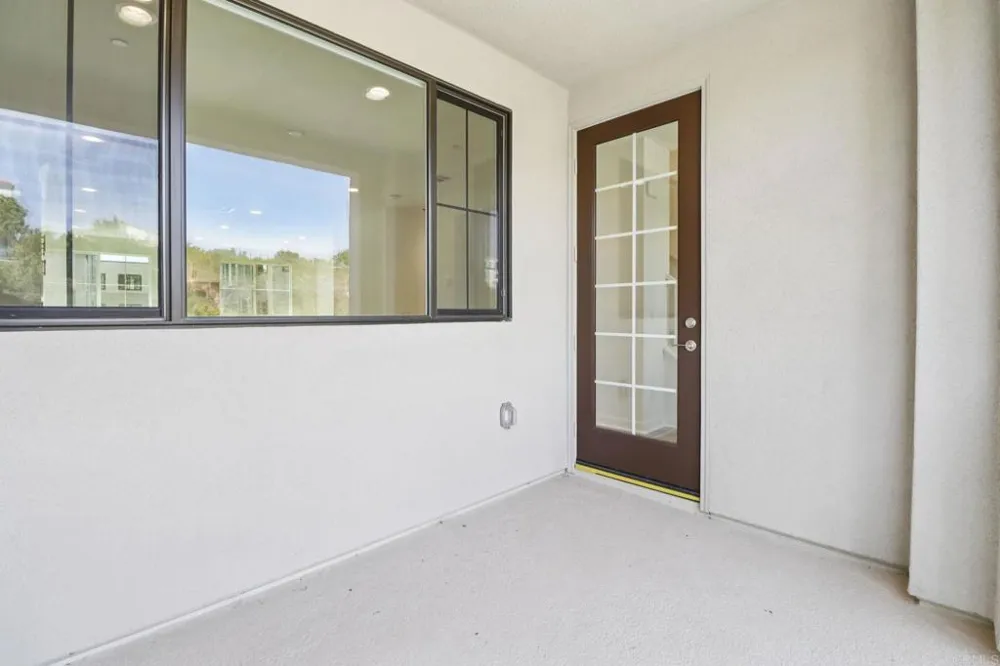 4942 Spirea Way Carlsbad, CA 92008