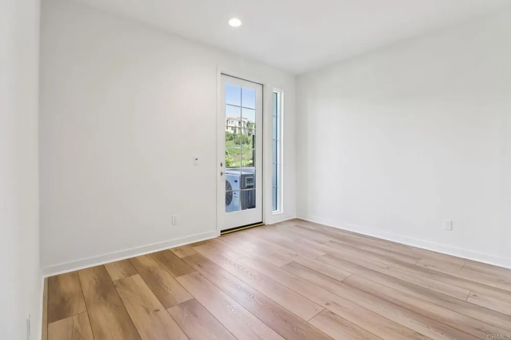 4942 Spirea Way Carlsbad, CA 92008