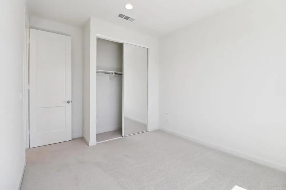 4942 Spirea Way Carlsbad, CA 92008