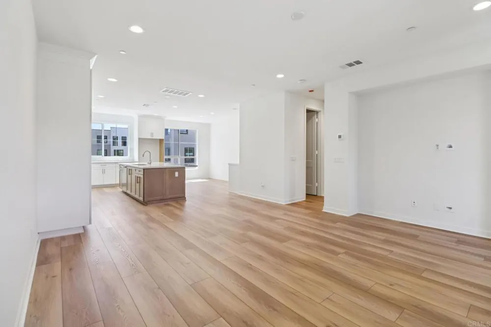 4942 Spirea Way Carlsbad, CA 92008