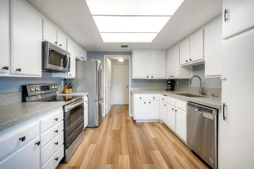 12963 Cree Court Poway, CA 92064