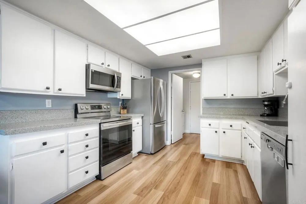 12963 Cree Court Poway, CA 92064