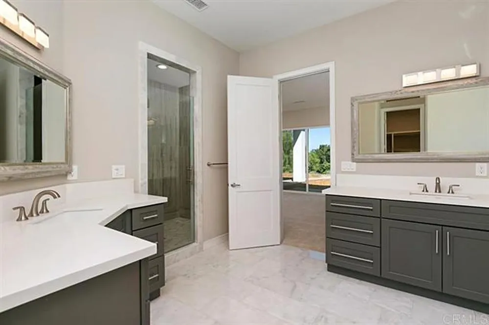 1011 Jimlojan Escondido, CA 92029