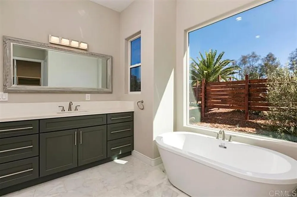 1011 Jimlojan Escondido, CA 92029