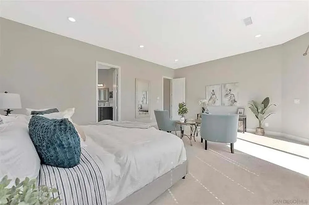 1011 Jimlojan Escondido, CA 92029