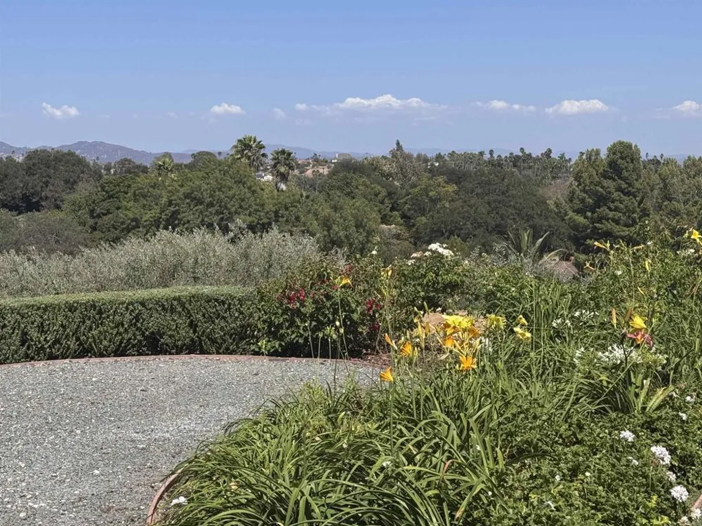 1011 Jimlojan Escondido, CA 92029