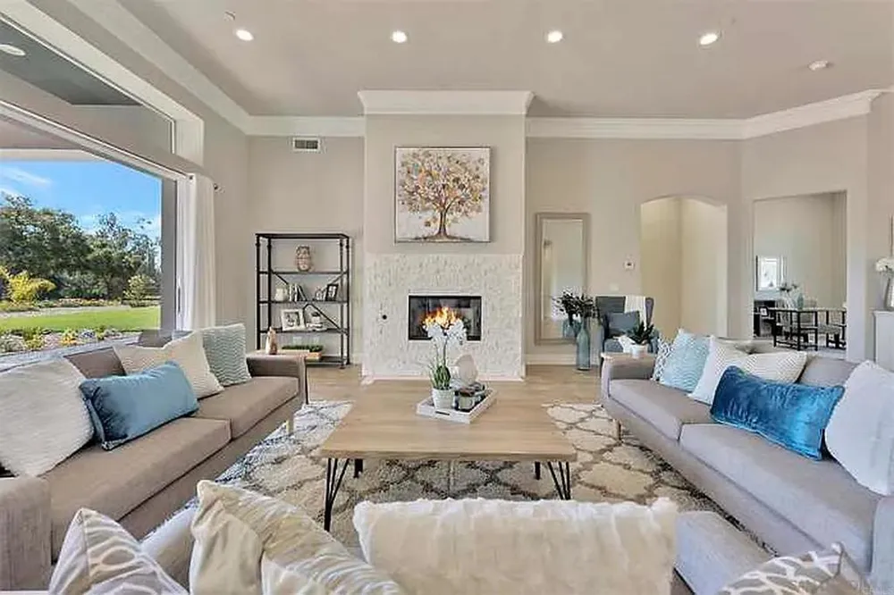 1011 Jimlojan Escondido, CA 92029