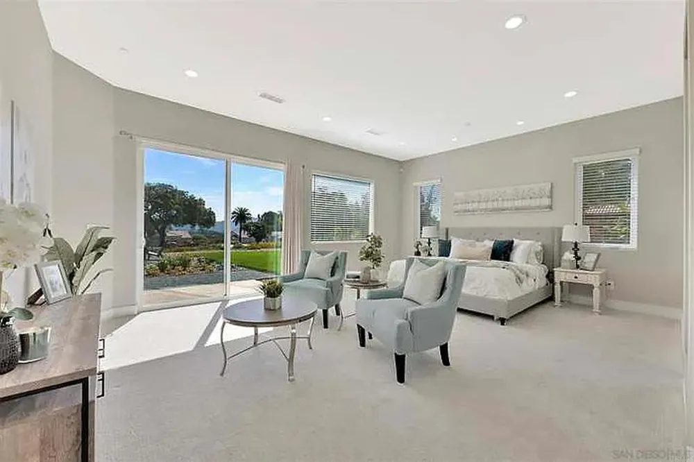1011 Jimlojan Escondido, CA 92029