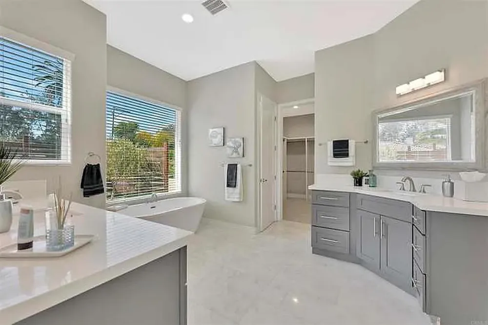 1011 Jimlojan Escondido, CA 92029