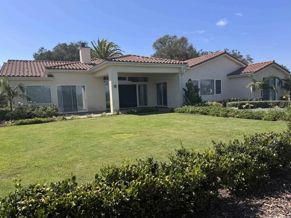 1011 Jimlojan Escondido, CA 92029