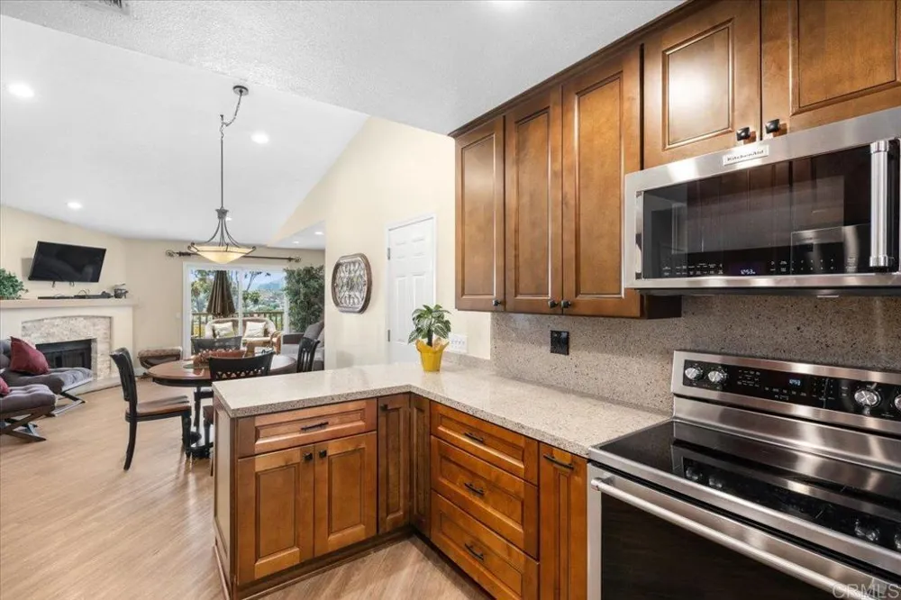 1221 Soria Escondido, CA 92026