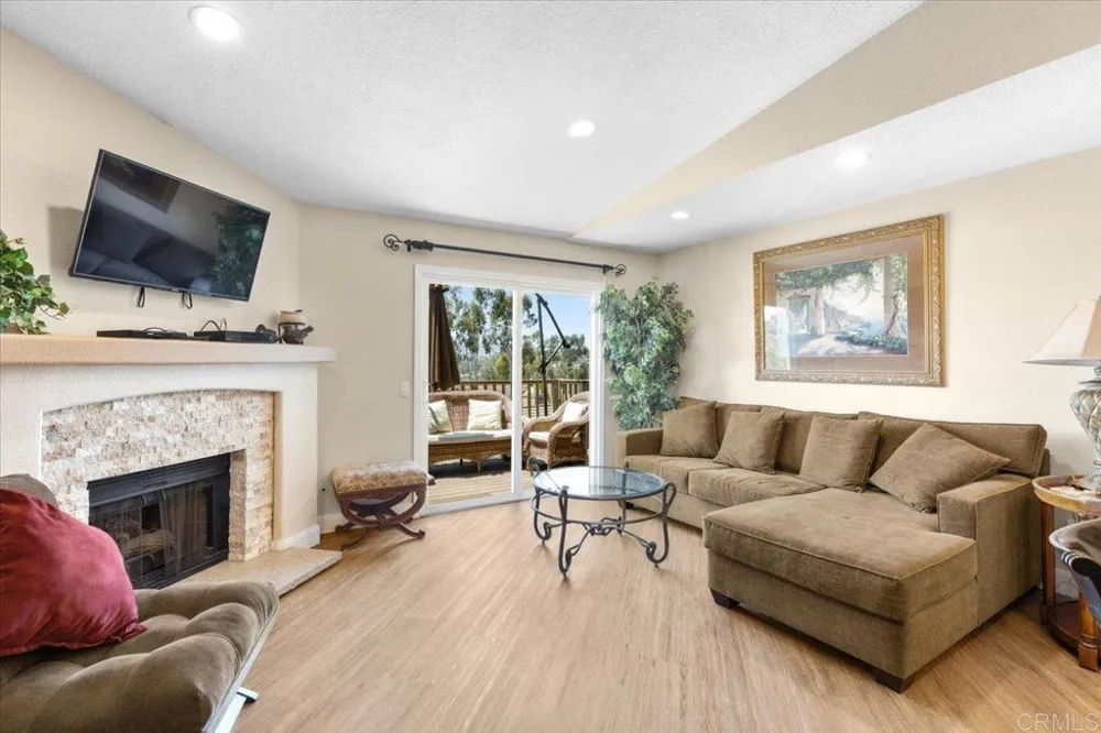 1221 Soria Escondido, CA 92026