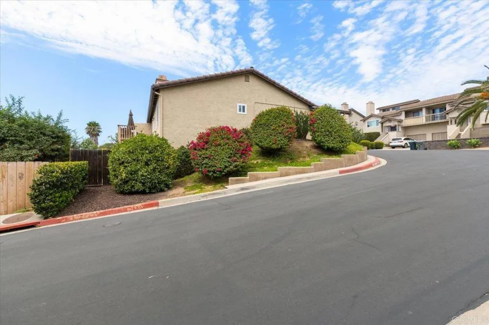 1221 Soria Escondido, CA 92026