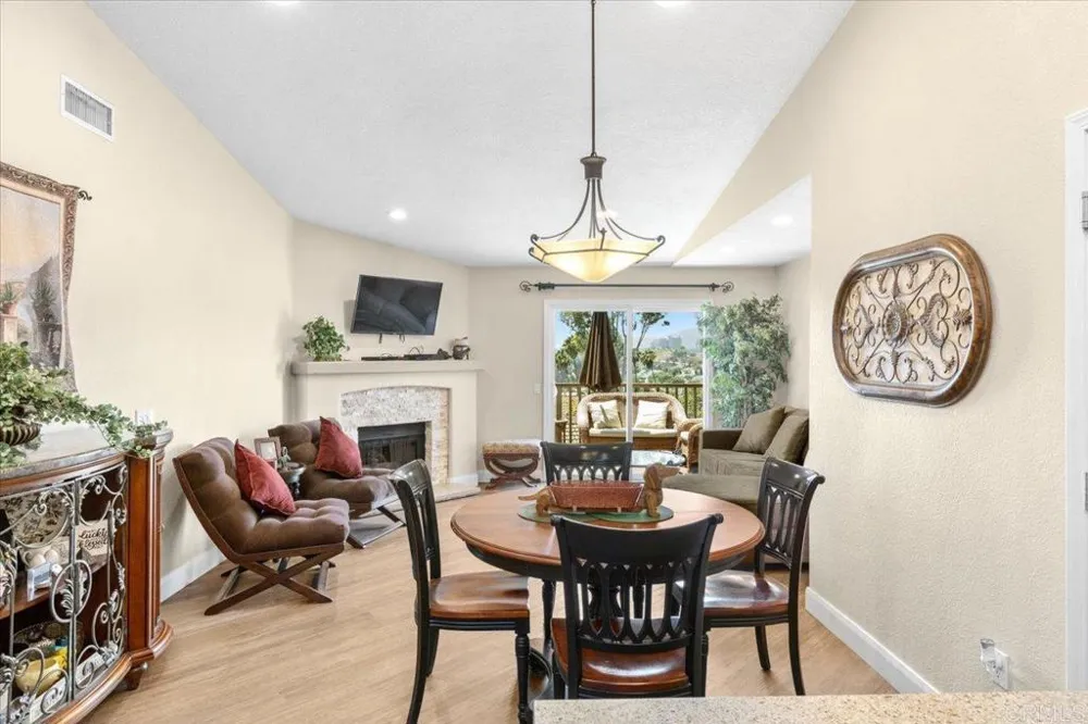 1221 Soria Escondido, CA 92026