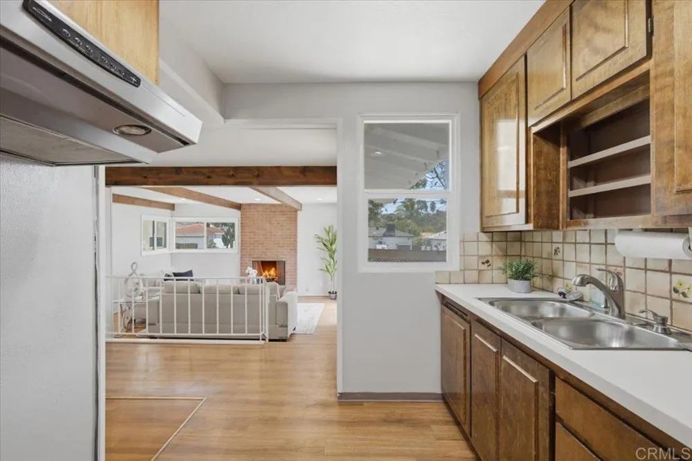 6325 Malcolm Drive San Diego, CA 92115