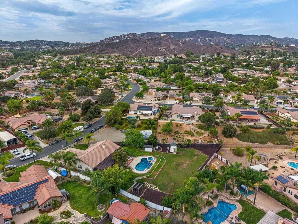 23560 Green Glen Ramona, CA 92065