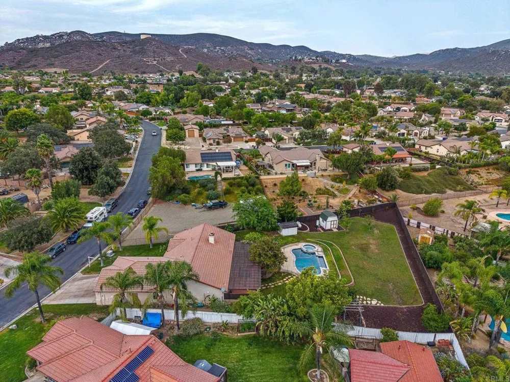 23560 Green Glen Ramona, CA 92065