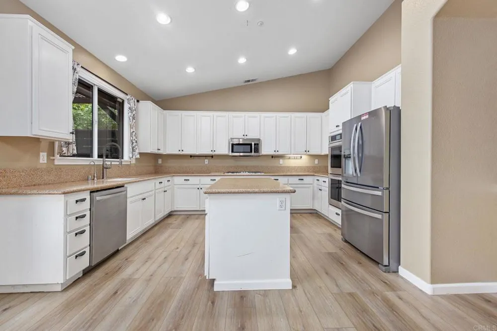 23560 Green Glen Ramona, CA 92065