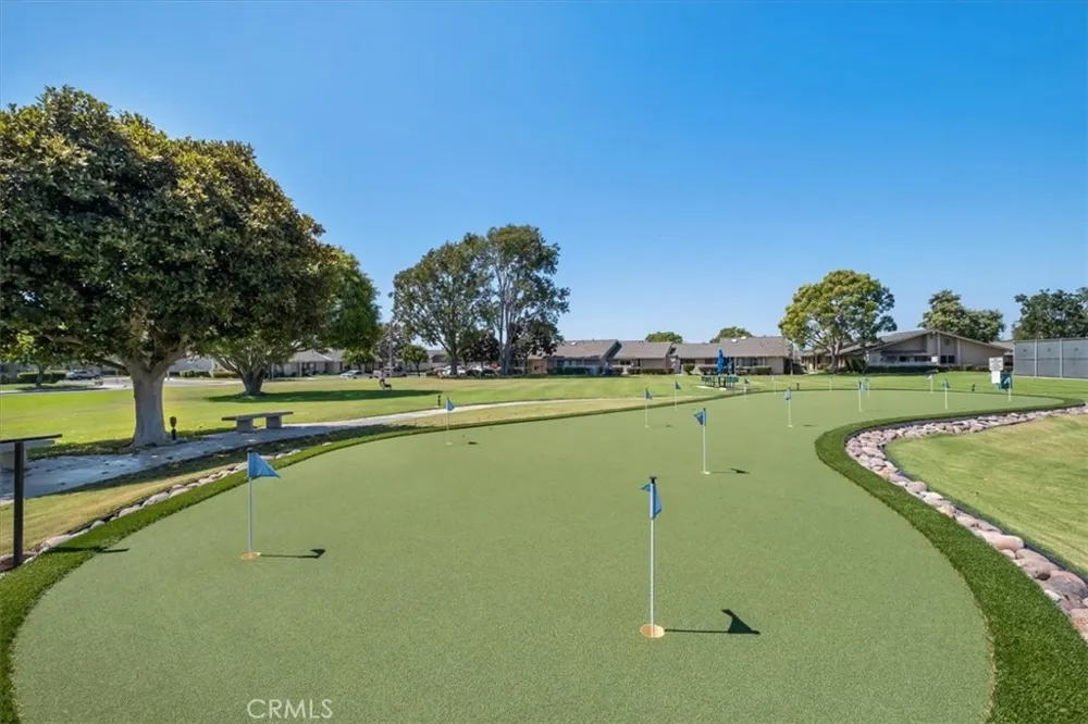 8877 Lauderdale Court #213F Huntington Beach, CA 92646