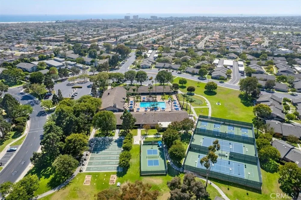 8877 Lauderdale Court #213F Huntington Beach, CA 92646