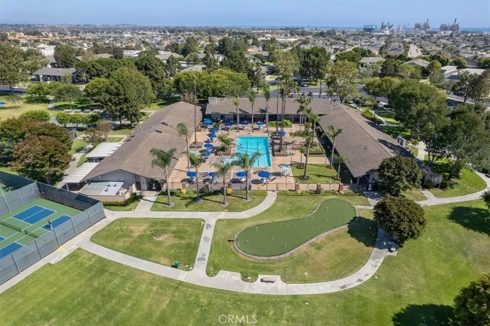 8877 Lauderdale Court #213F Huntington Beach, CA 92646