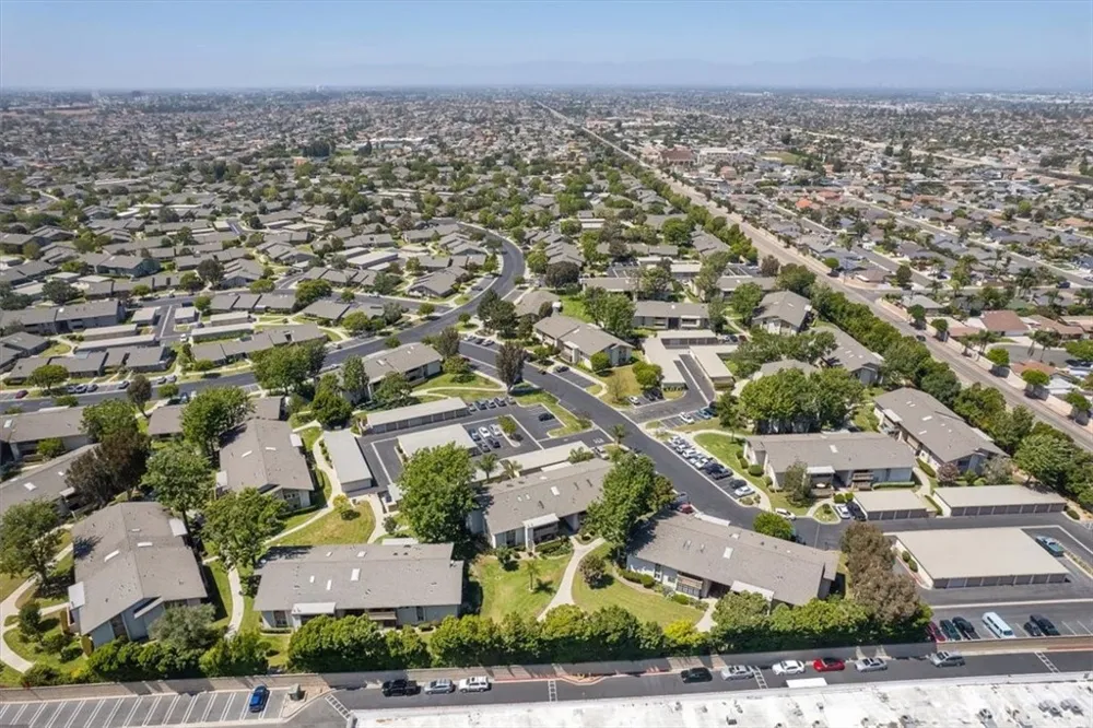 8877 Lauderdale Court #213F Huntington Beach, CA 92646