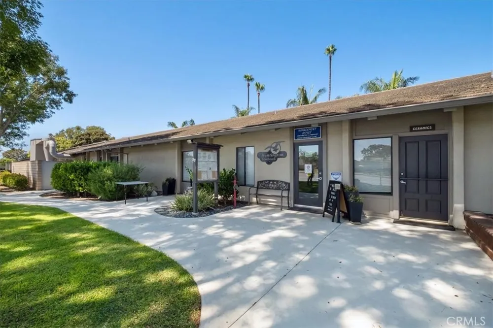 8877 Lauderdale Court #213F Huntington Beach, CA 92646