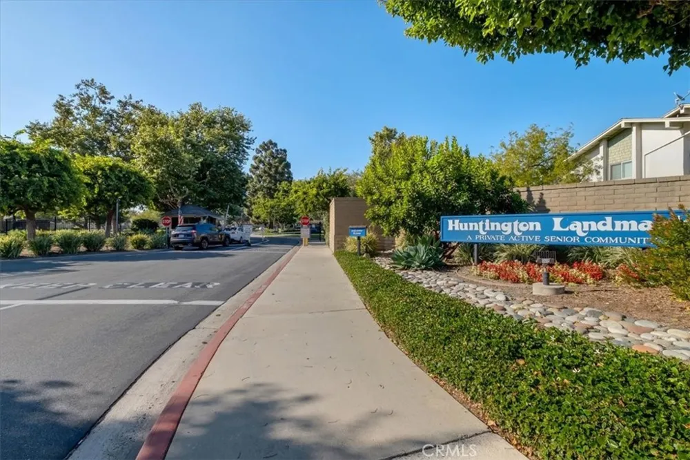 8877 Lauderdale Court #213F Huntington Beach, CA 92646