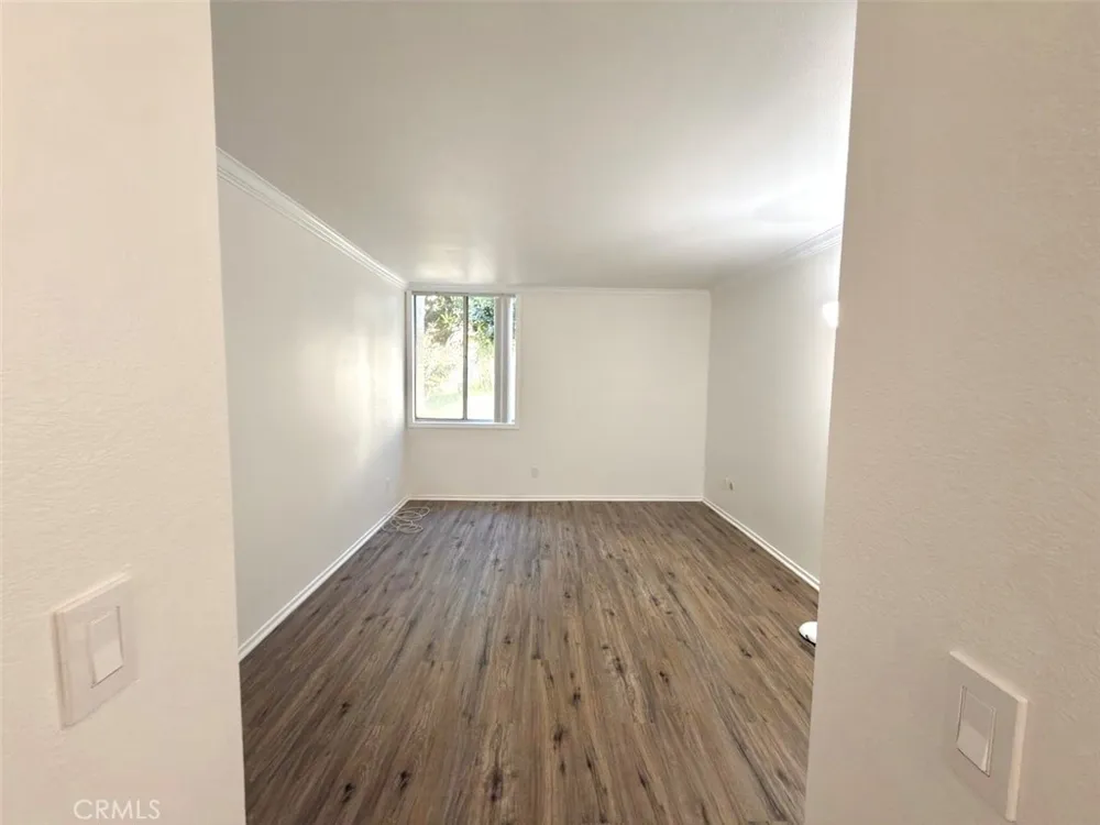 5325 Newcastle #108 Encino, CA 91316