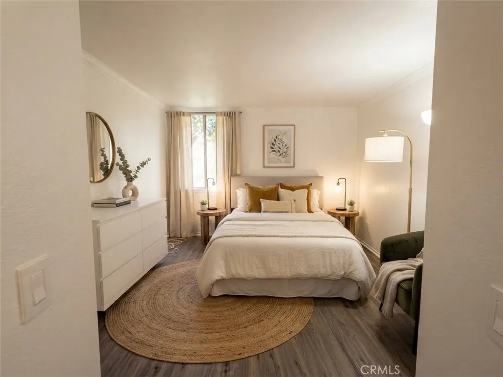 5325 Newcastle #108 Encino, CA 91316
