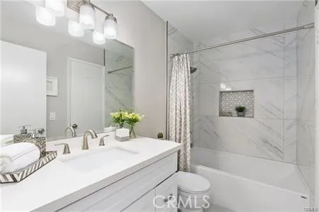 713 Morgan #A Orange, CA 92867