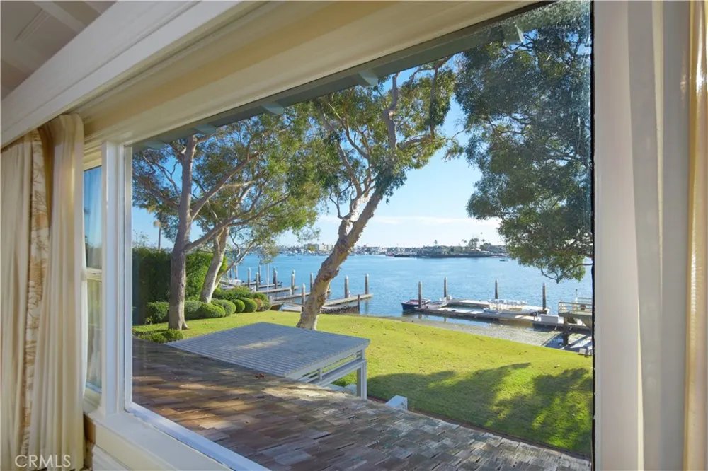 20 Harbor Island Newport Beach, CA 92660