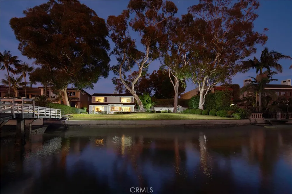 20 Harbor Island Newport Beach, CA 92660