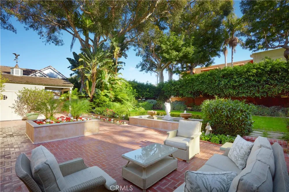 20 Harbor Island Newport Beach, CA 92660