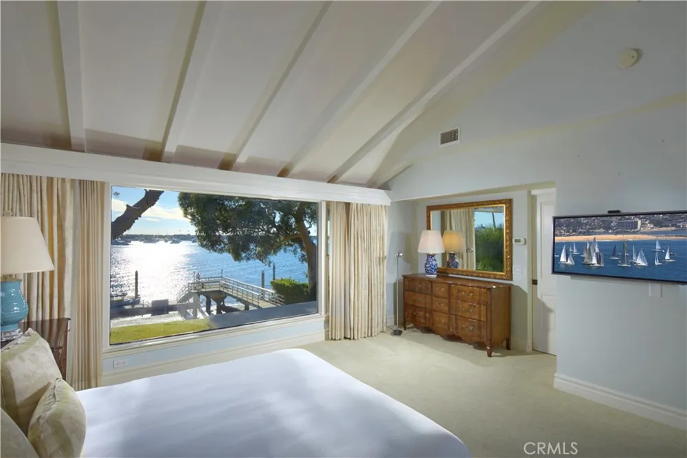 20 Harbor Island Newport Beach, CA 92660