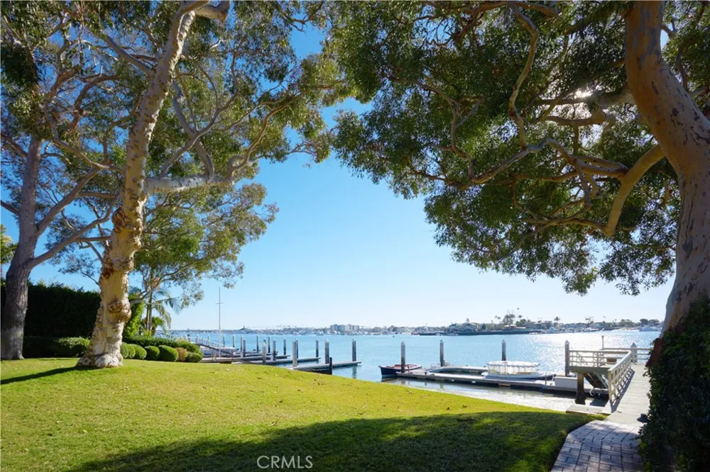 20 Harbor Island Newport Beach, CA 92660