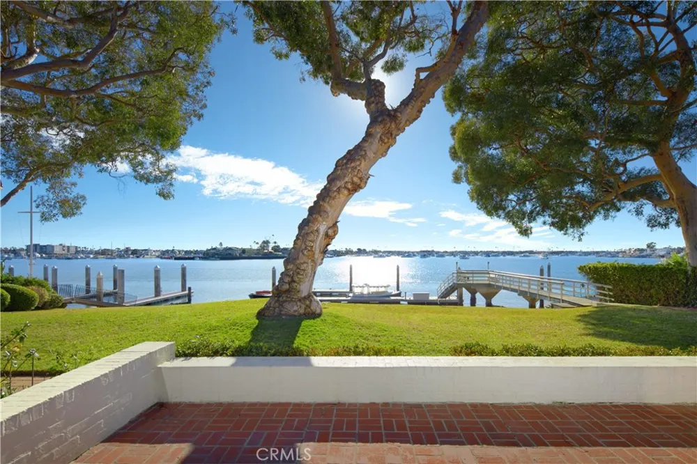 20 Harbor Island Newport Beach, CA 92660