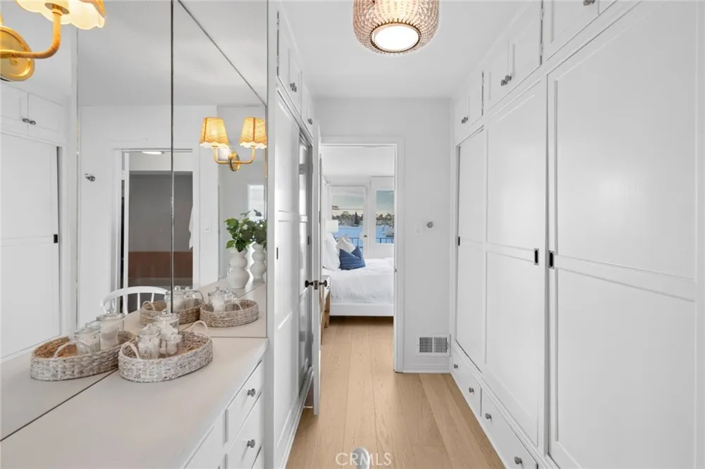 1411 E Bay Avenue Newport Beach, CA 92661