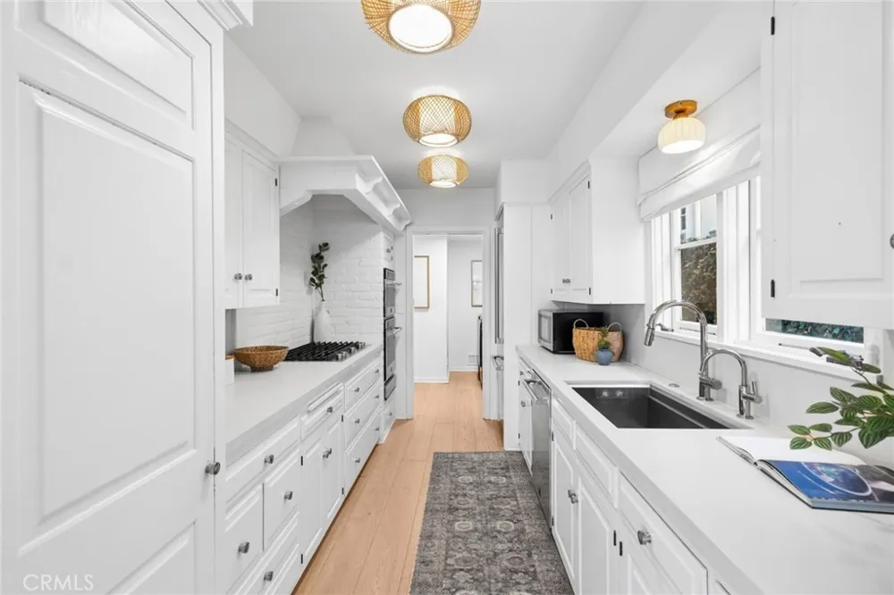 1411 E Bay Avenue Newport Beach, CA 92661