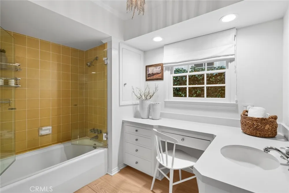 1411 E Bay Avenue Newport Beach, CA 92661