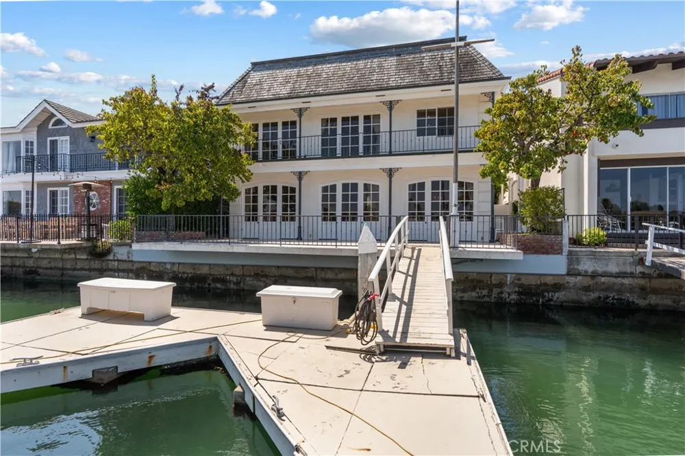 94 Linda Isle Newport Beach, CA 92660