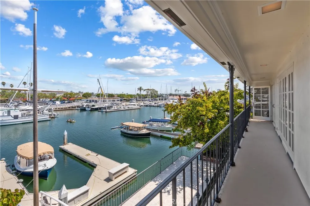 94 Linda Isle Newport Beach, CA 92660