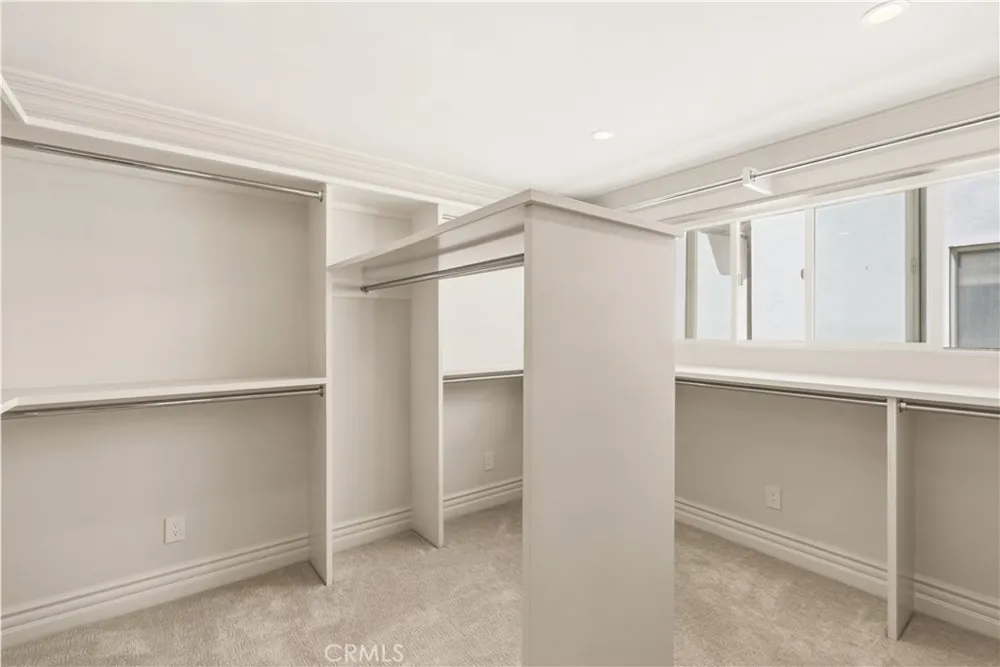 94 Linda Isle Newport Beach, CA 92660
