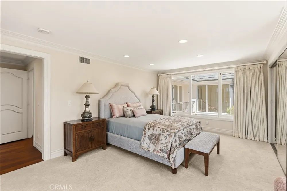 94 Linda Isle Newport Beach, CA 92660
